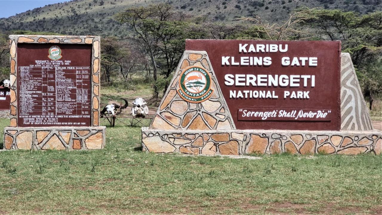 Africa Safari Maasai Boma Camping Hotel Serengeti Exterior photo