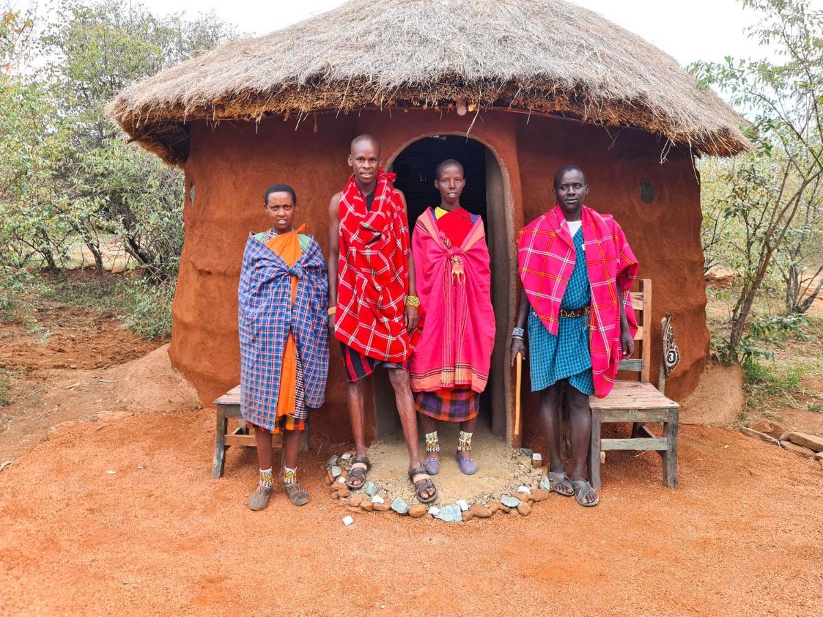 Africa Safari Maasai Boma Camping Hotel Serengeti Exterior photo